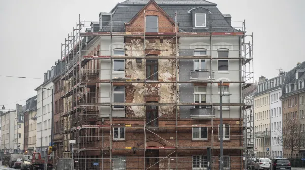 WEG-Verwaltung und energetische Sanierung: Diese Aufgaben übernimmt eine professionelle Hausverwaltung in Köln